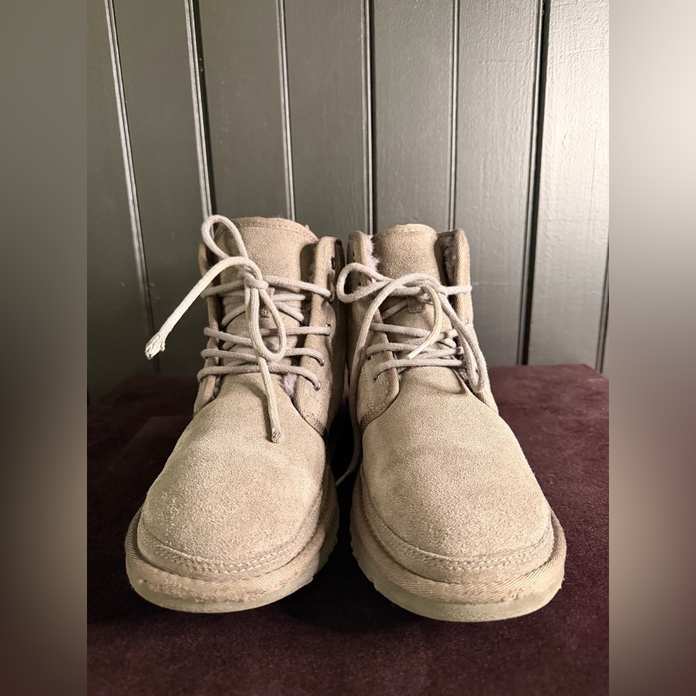 UGG Men’s Gray Suede Lace-Up Boots Size 8